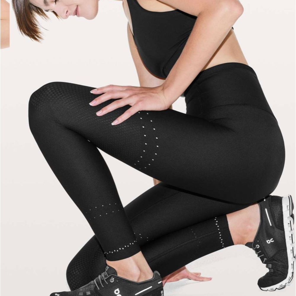 Never worn Lululemon Zoned In Tight *27" size 6